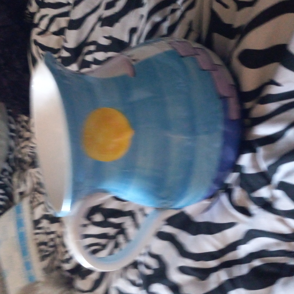 Handpainted pitcher - Picture 2 of 3